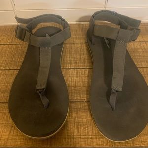 Eddie Bauer Thong Sandals